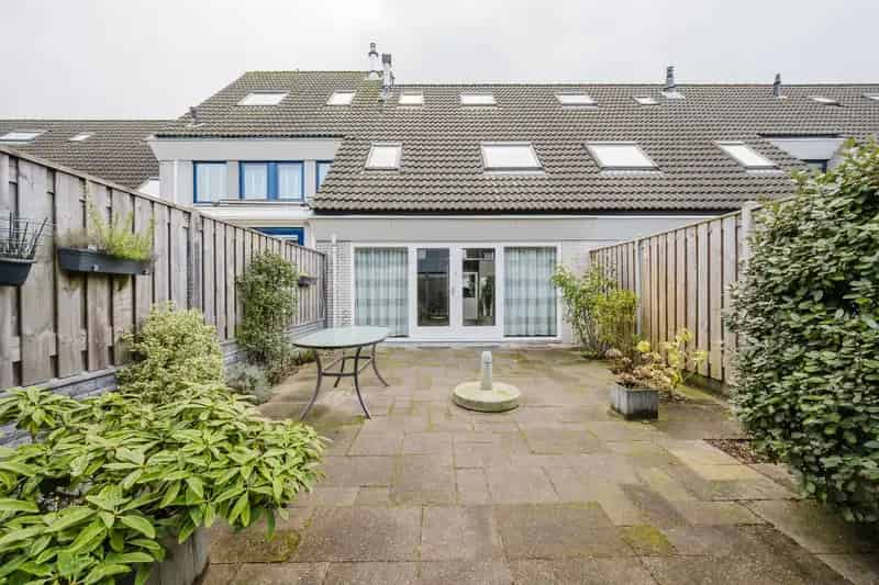 Huis te koop Spijkenisse - Ruime woning met 4 slaapkamers