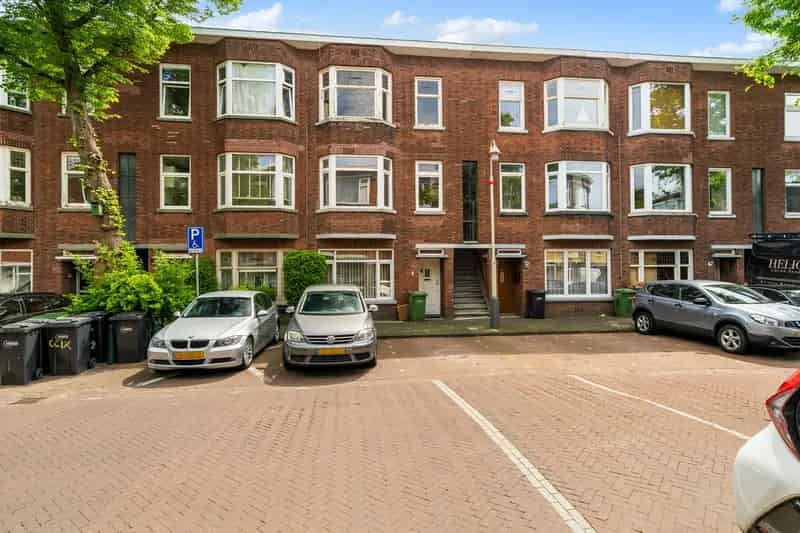 Appartement te koop Laakkwartier 67m² te renoveren