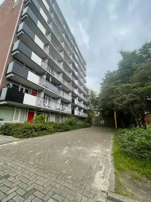 Ruim appartement 40m2 aparte slaapkamer balkon Zernike