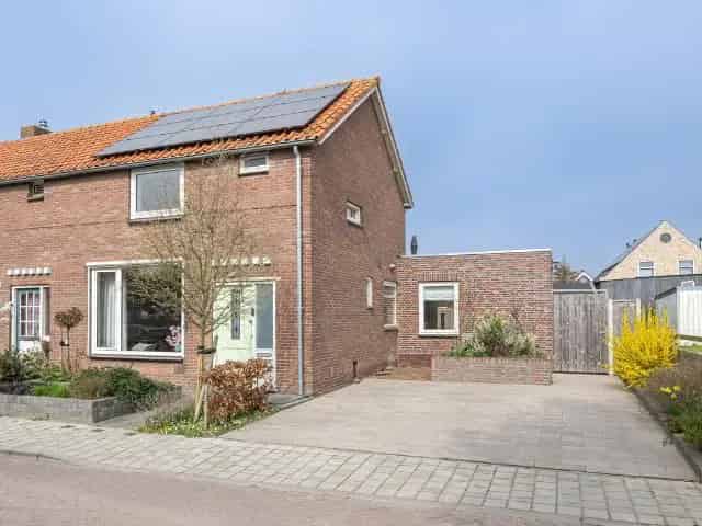 Hoekwoning Melissant 255m2 Instapklaar