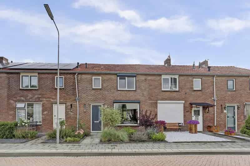 Tussenwoning Kruiningen 3 slaapkamers moderne badkamer
