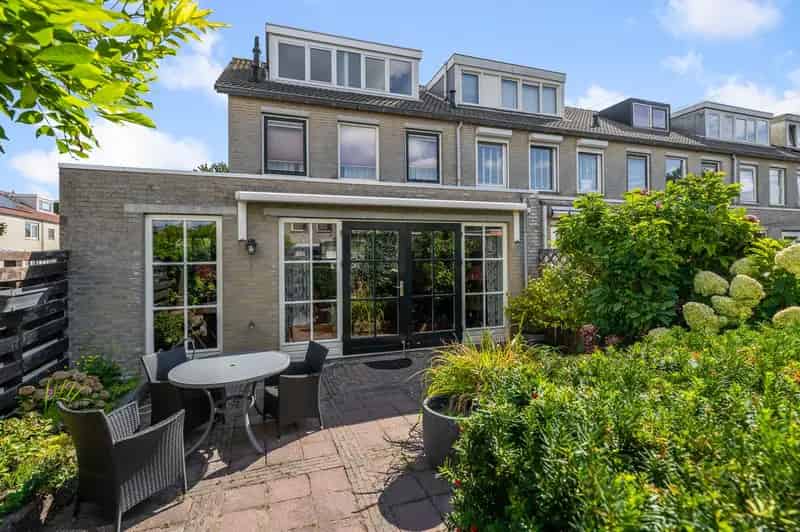 Huis te koop: Clare Lennartstraat 13 1507 XP Zaandam | Funda