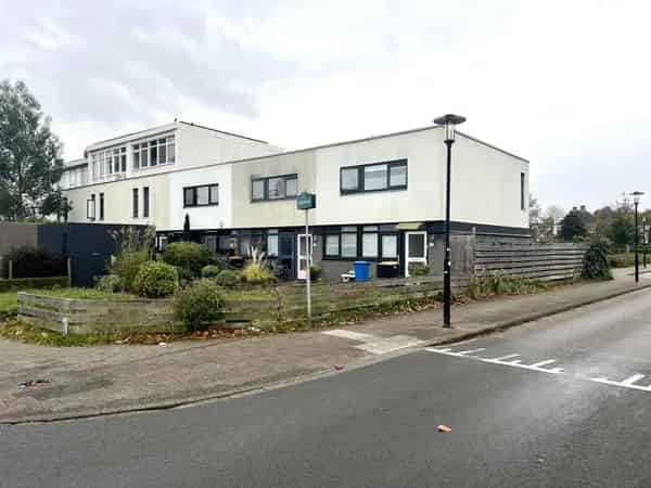 Luxe Hoekwoning Zielhorst 3 Slaapkamers Ruime Tuin
