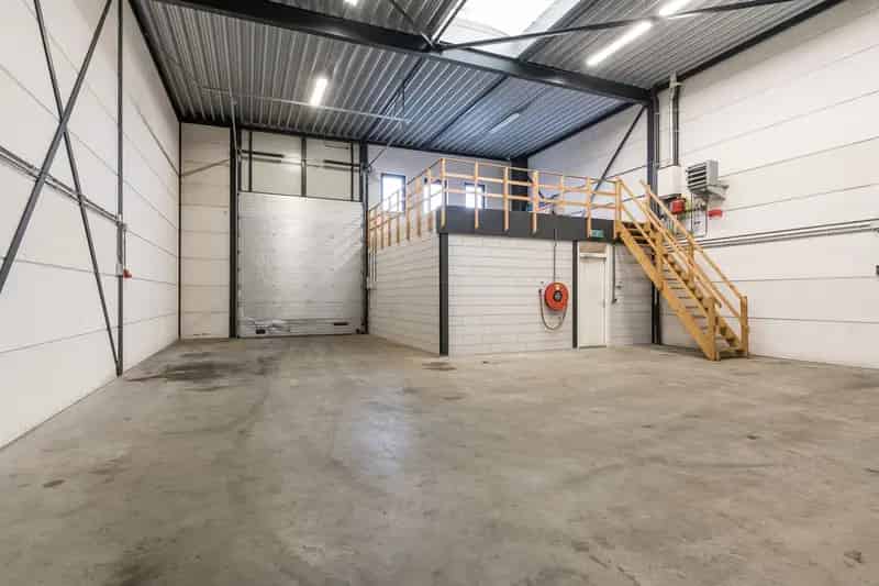 Bedrijfshal te Huur Hellevoetsluis 150m²