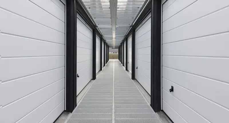 Garagebox Almere te koop - Moderne unit met 24 7 beveiliging