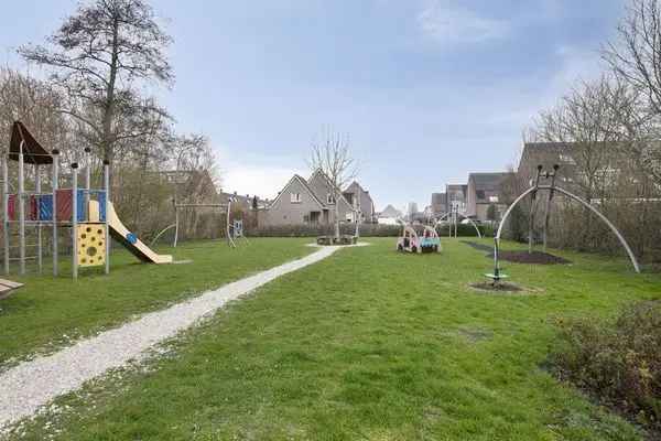 Hoekwoning Bergambacht - Ruime gezinswoning met serre en tuin