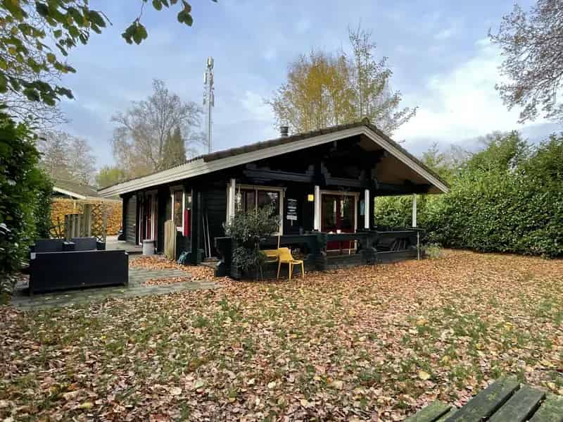 Finse Houten Bungalow nabij Harderwijk  3 slaapkamers