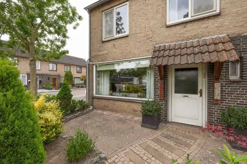 Hoekwoning Den Bosch Kruiskamp 3 slaapkamers garage tuin