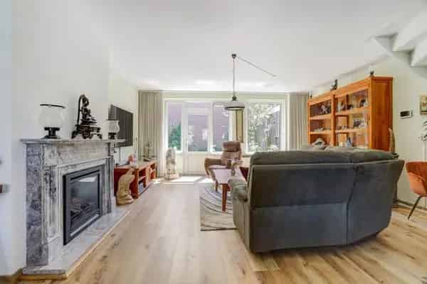 Ruime Hoekwoning Waterland 4 Slaapkamers Zonnige Tuin