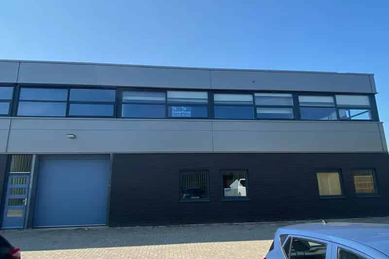 Kantoor te koop Bleskensgraaf 135m2