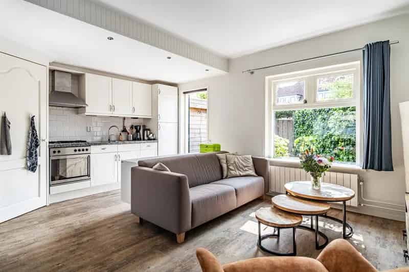 Huis Te Koop , 17, Staalwijkstraat, Leiden, Zuid-Holland