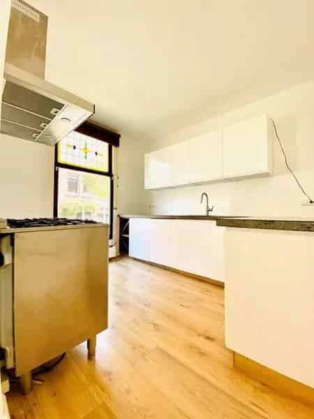 Rotterdam Nieuwe Westen: Moderne 4 Kamerwoning voor Twee Studenten