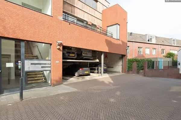 Luxe Appartement Wittevrouwen: Lift Parkeerplaats Balkon Dakterras