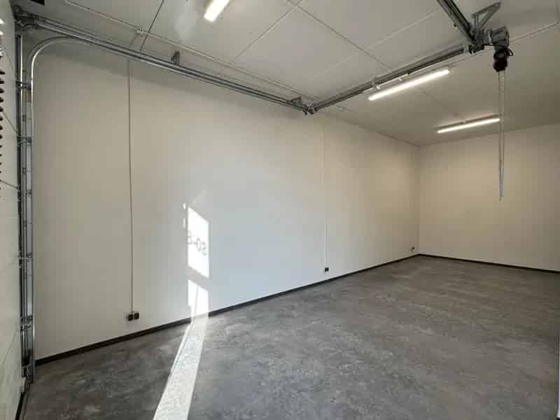 Bedrijfshal te Huur Soest 98m2 Kantoor en Opslag