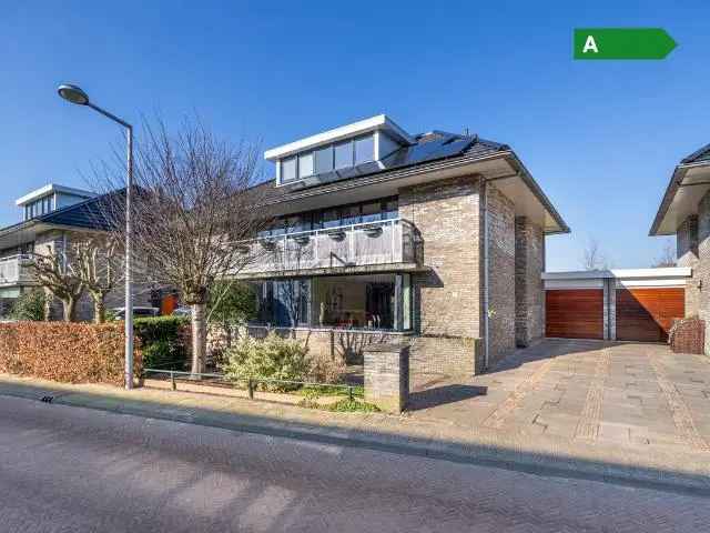 5 Slaapkamers Jaren 30 woning Garage Tuin Aan Het Water