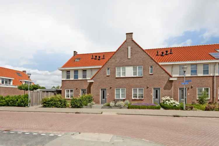 Huis Te Huur , 3, Kruissloot, Willemstad, Noord-Brabant