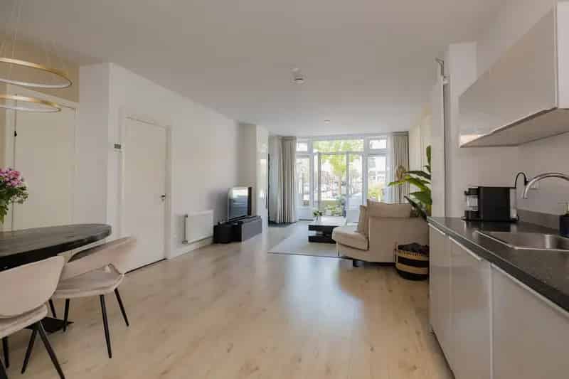 Moderne Benedenwoning Jaren 30 Stijl 2 Slaapkamers IJmuiden