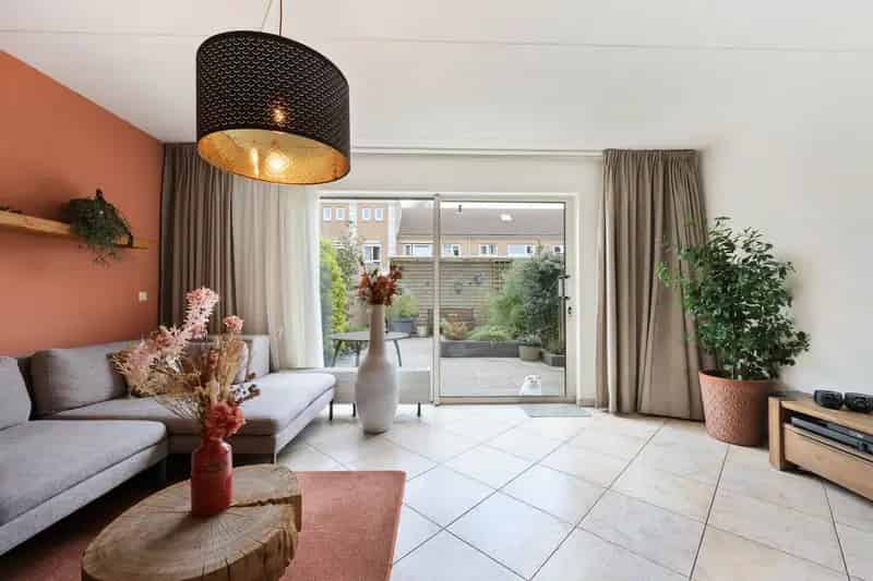 Ruime 5 Slaapkamer Tussenwoning Saendelft Gasloos A+ Label