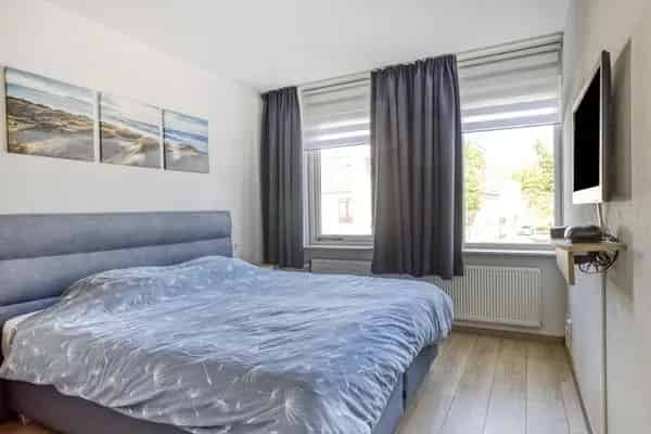 5 Slaapkamers, Tuin & Garage - Rustig Wonen in Wouw