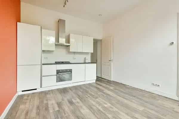 Te Huur: Ruim Appartement Stadhouderskade Amsterdam