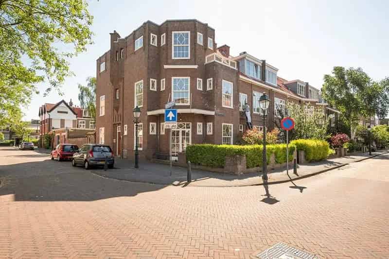 Luxe Hoek Herenhuis Bezuidenhout 5 Slaapkamers Tuin Warmtepomp