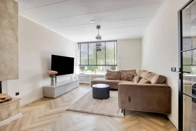 Moderne gezinswoning Apeldoorn 3 slaapkamers Royale tuin