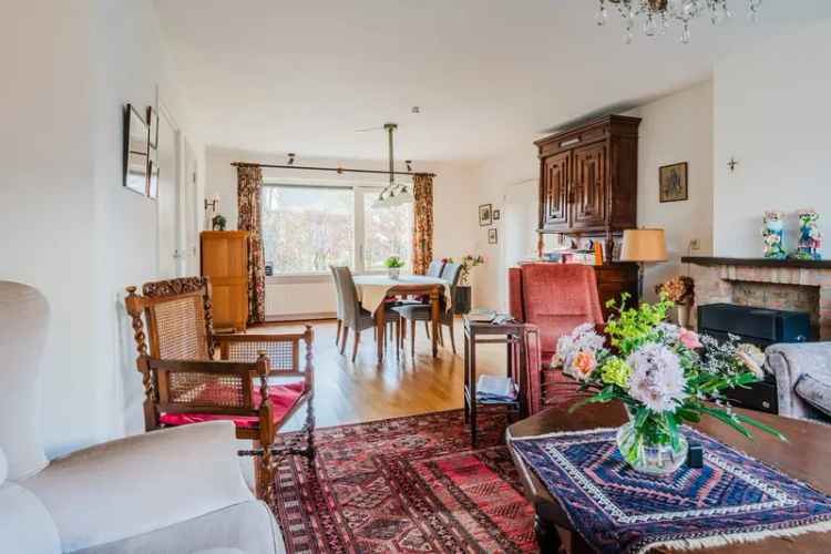Semi-bungalow te koop: 6 slaapkamers, 2 badkamers, geschikt voor mindervaliden