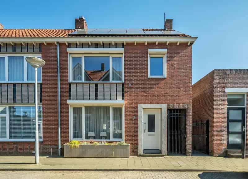 2 Onder 1 Kapwoning Blerick 4 slaapkamers Ruime Tuin