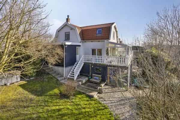Dijkwoning Zonnemaire 117m2 3 slaapkamers serre jacuzzi