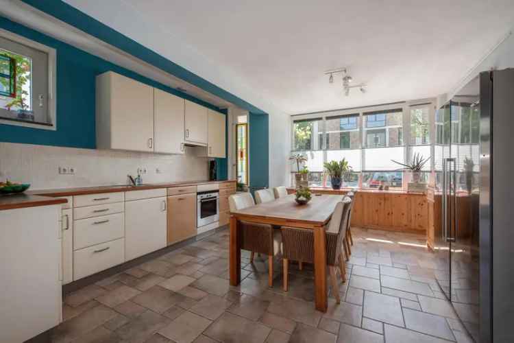 Ruime 6-kamer woning Oosterheem 5 slaapkamers diepe tuin