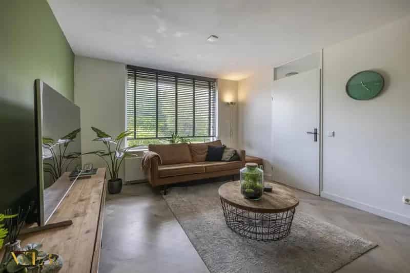 Tussenwoning Maasveld 3 slaapkamers tuin zonnepanelen