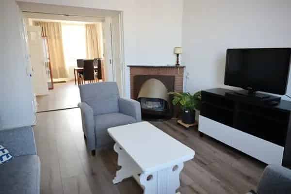 Gemeubileerd 4-kamerappartement Den Haag Per Direct
