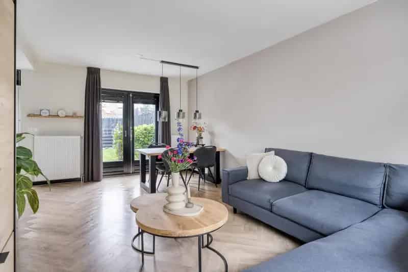 Moderne Tussenwoning IJsselmuiden - 3 Slaapkamers - Tuin met Veranda