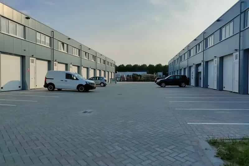 Bedrijfsunits Almere Buiten te Huur en Koop 80-90m²