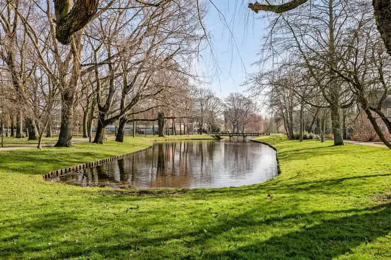 Ruime Tussenwoning Rotterdam Ommoord 120m2 Drive In Garage Eigen Grond