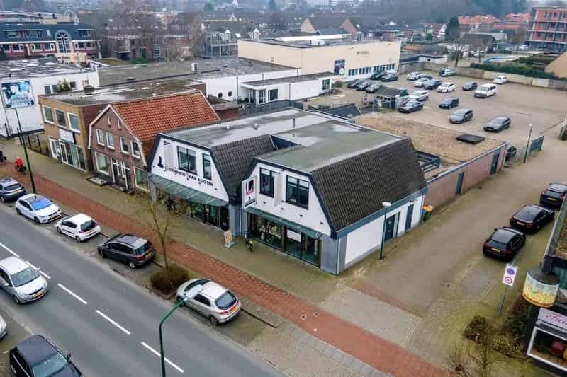 Winkelruimte te koop Veenendaal: Beleggingsobject met bovenwoning