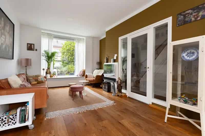 Ruime gezinswoning Leyenburg 4 slaapkamers zonnige tuin 8 zonnepanelen