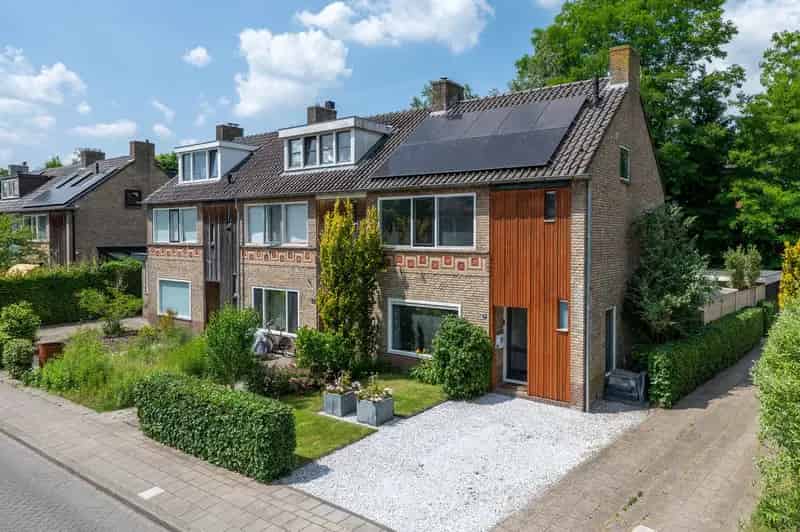 Ruime Hoekwoning Amersfoort 4 slaapkamers 2 badkamers Garage Zonnepanelen