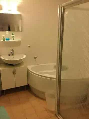 Kamer te huur nabij Station Lelylaan Juli