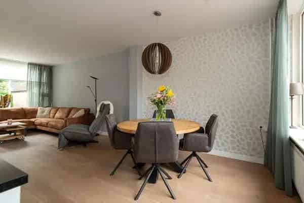 Ruime Tussenwoning 5 Slaapkamers Rijssen 157m2