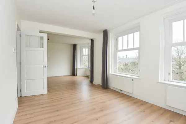 Gerenoveerd 3 Slaapkamers Appartement Rivierenbuurt 90m²