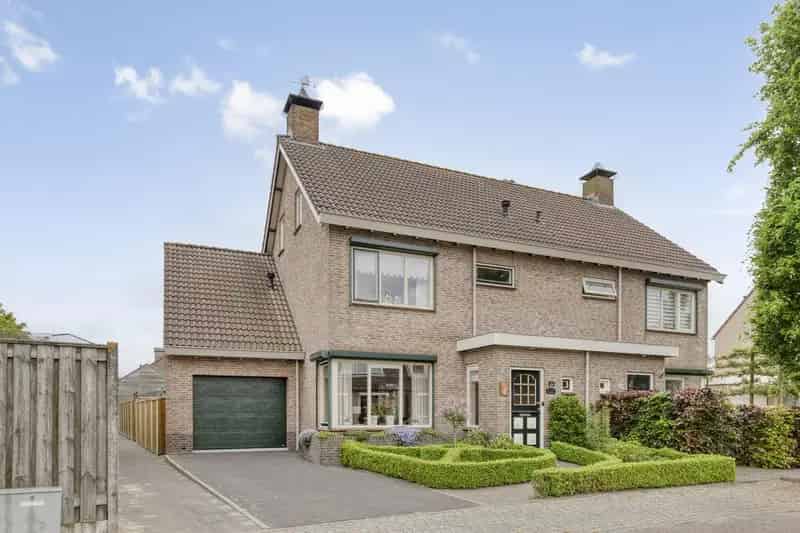 Huis Te Koop , 210, Meanderlaan, Tholen, Zeeland