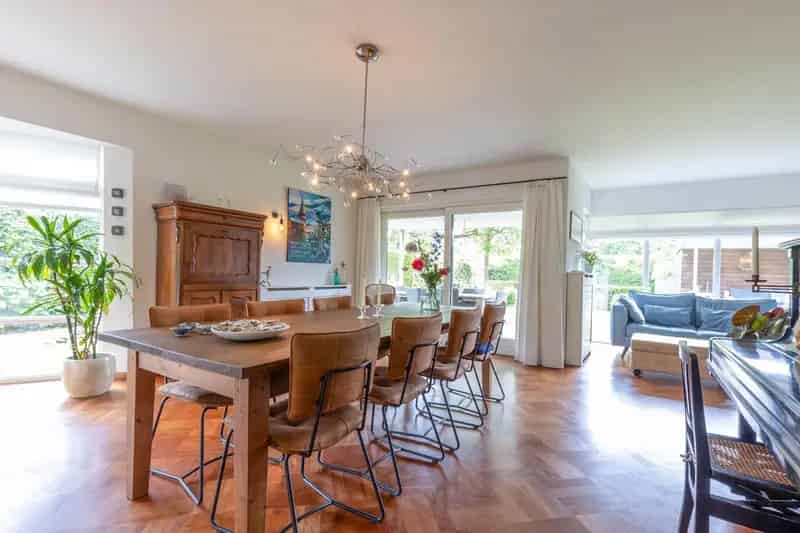 Moderne 5 Slaapkamer Vrijstaande Woning Tegen Natuurgebied