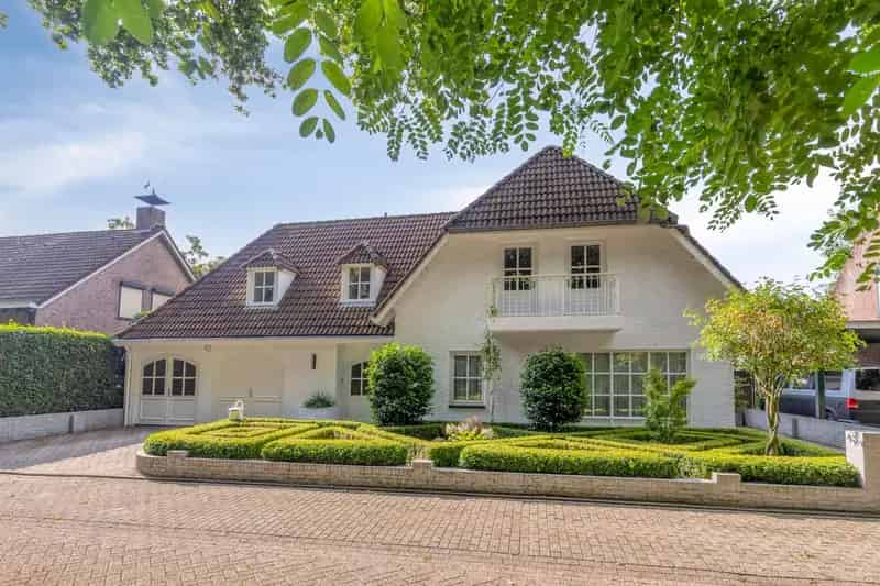 Huis te koop: Spoorpad 25 5111 BW Baarle-Nassau | Funda