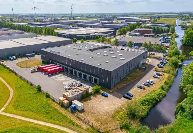 Bedrijfshal te Huur Alkmaar 9115m2 Distributie Kantoor Showroom