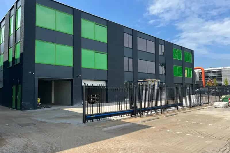 Garageboxen te Huur Spijkenisse 14-42m² Opslag Werkruimte