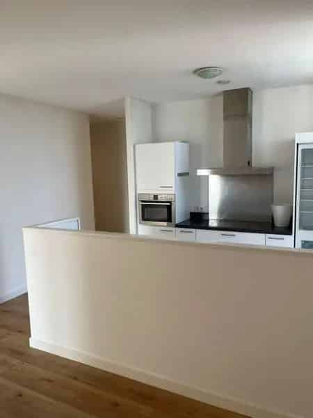 Ruim appartement 4 slaapkamers nabij openbaar vervoer