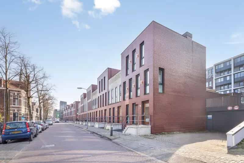 Huis te koop Zaandam Centrum: 2 Woonkamers, Dakterras 32m2, Parkeerplaats