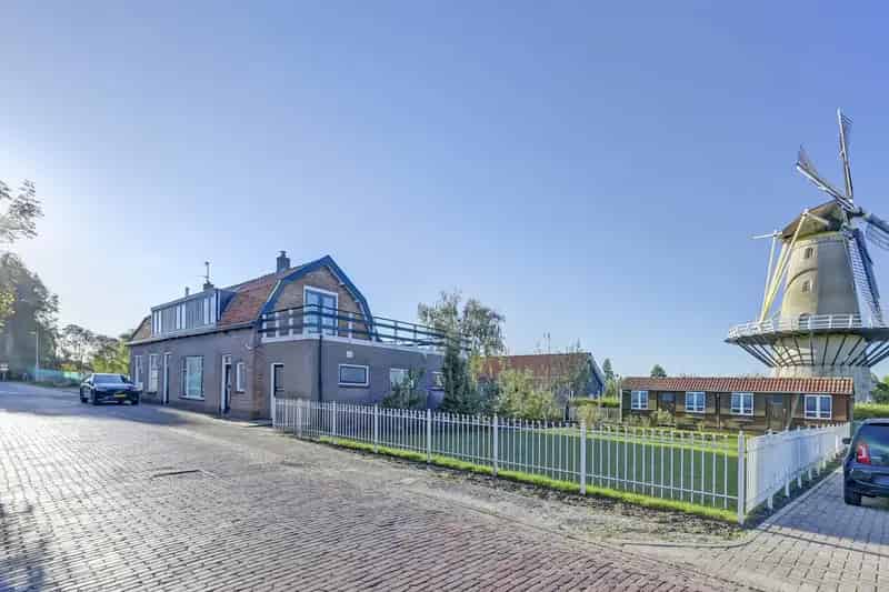 Vrijstaande woning Heinkenszand: Ruime tuin, veel potentie