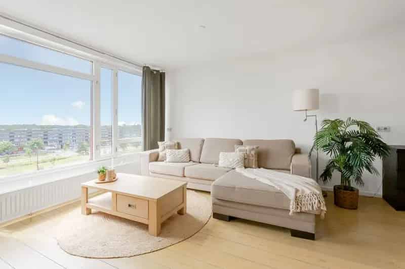 Amsterdam Nieuw-West: Licht 2 kamer appartement met balkon